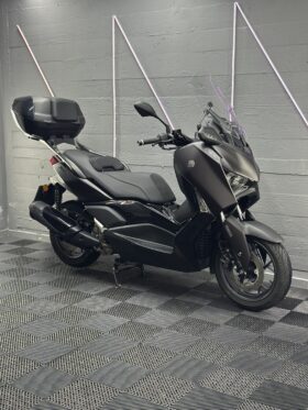 -D.İ.S GARAGE-XMAX 300-2025-HASAR KAYITSIZ-TAKAS-KREDİ KARTI-