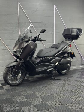 -D.İ.S GARAGE-XMAX 300-2025-HASAR KAYITSIZ-TAKAS-KREDİ KARTI-