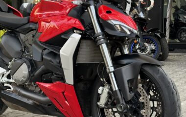 -D.İ.S GARAGE-SF V2-2023-HASAR KAYITSIZ-TAKAS-KREDİ KARTI-