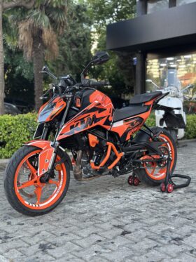 -D.İ.S GARAGE-250DUKE-2024-HASAR KAYITSIZ-TAKAS-KREDİ KARTI-
