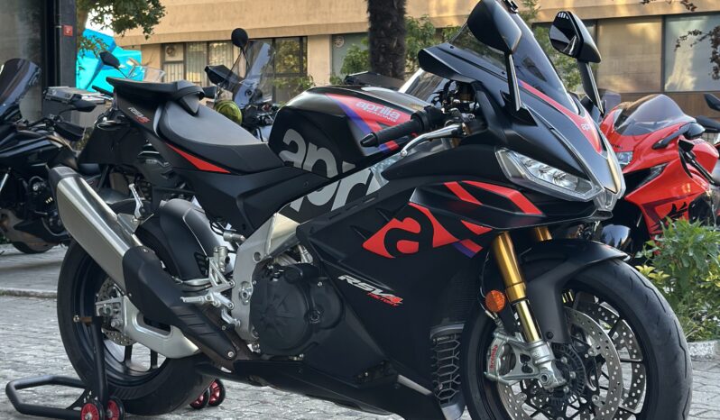 
								-D.İ.S GARAGE-RSV4-AKRAPOVİC-HASAR KAYITSIZ-TAKAS-KREDİ KARTI- dolu									